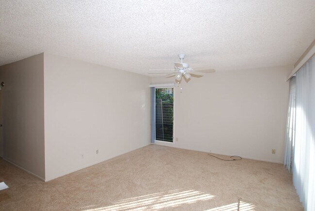 Building Photo - 1219-1219 Kuokoa St