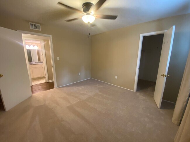 Building Photo - Greystone and Skyland