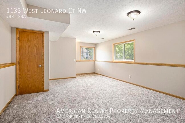 Building Photo - 1133 W Leonard Ct