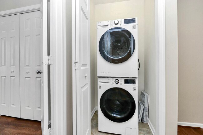 Building Photo - 3721 Picasso Court