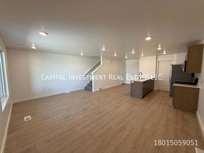 Building Photo - 4347 N 325 E