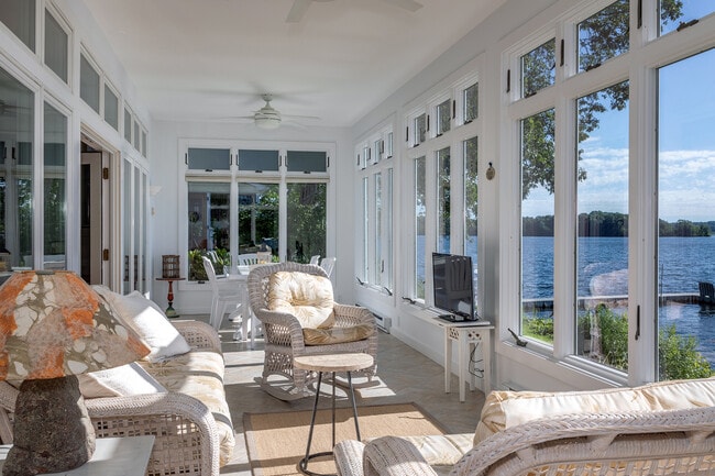 Building Photo - 300 Bantam Lake Rd