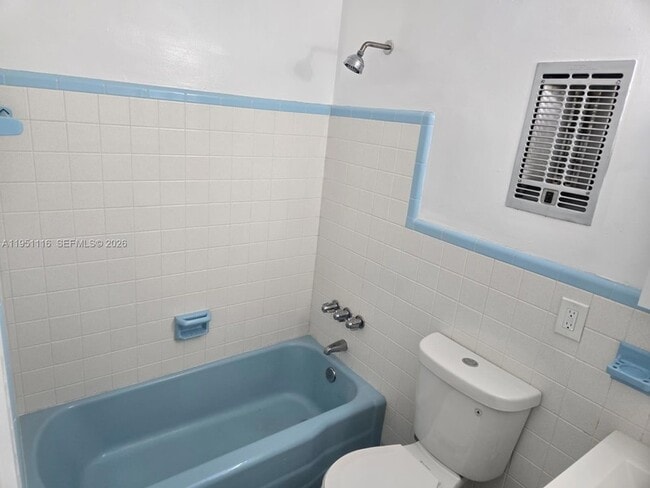 Building Photo - 5120 NE 18th Ave