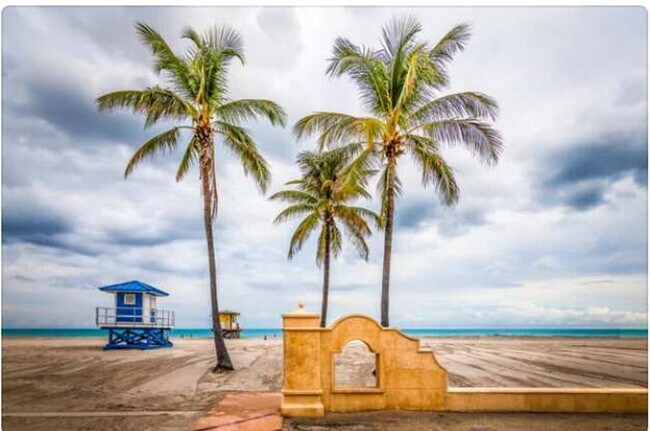 Building Photo - 324 Van Buren St