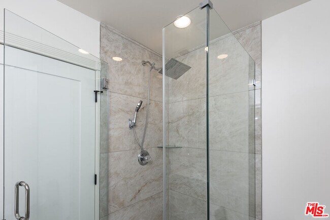 Building Photo - 14843 Morrison St