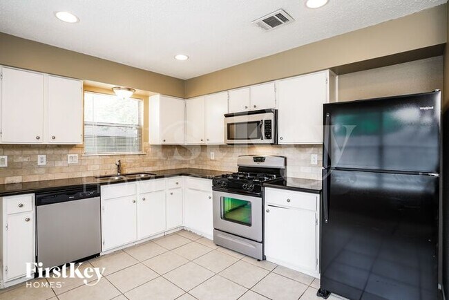 Building Photo - 18607 Andalusian Dr