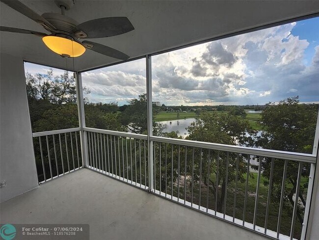 Building Photo - 3090 N Course Dr