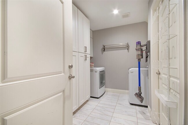 Building Photo - 3512 Colgate Ln