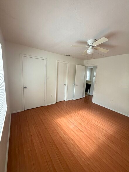 Building Photo - 717 Angelina Ln