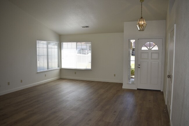 Building Photo - 8509 El Lindo Ct