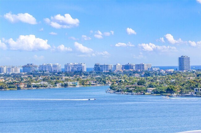 Building Photo - 7900 Harbor Island Dr