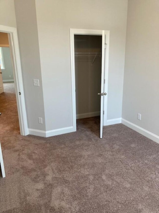 Building Photo - 543 Bistle Drive - Bev Roberts Rentals and...