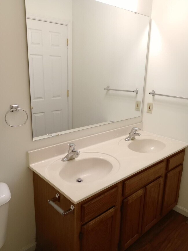 Building Photo - 3501 Delmar Ct