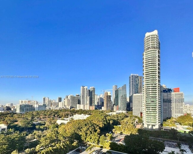 Building Photo - 1901 Brickell Ave