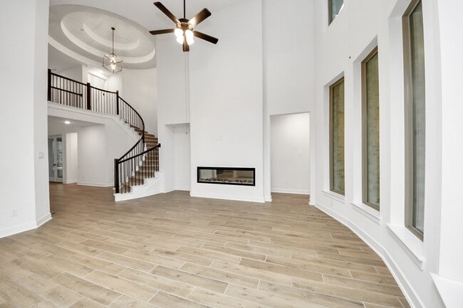 Building Photo - 20926 White Rock Crk Dr