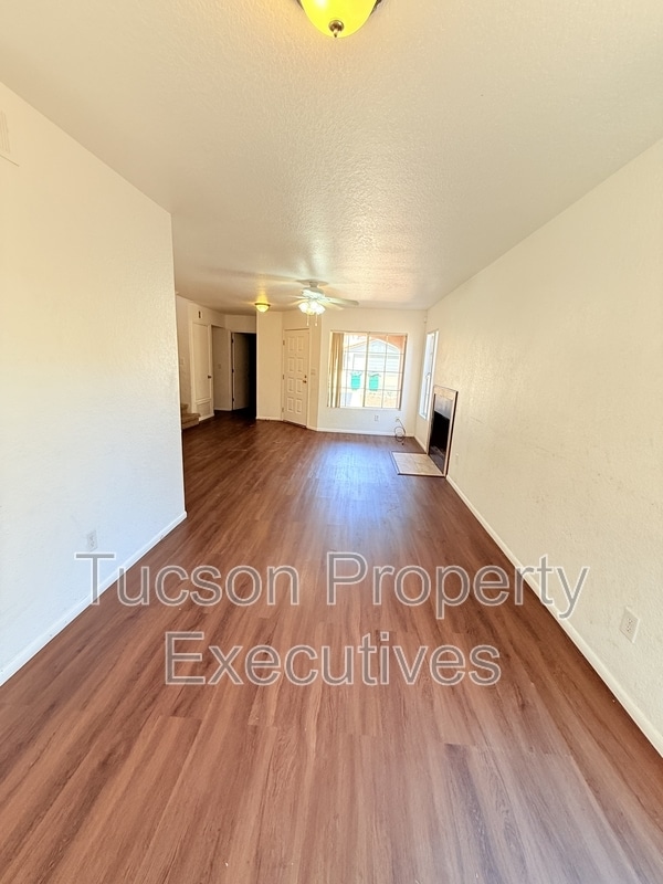 Building Photo - 9472 N Albatross Dr