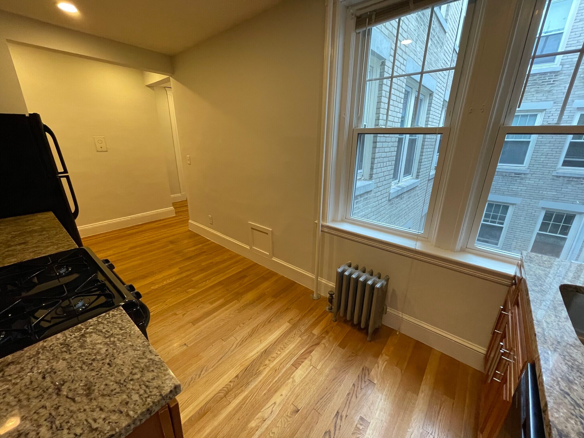 Building Photo - 260 Chestnut Hill Ave