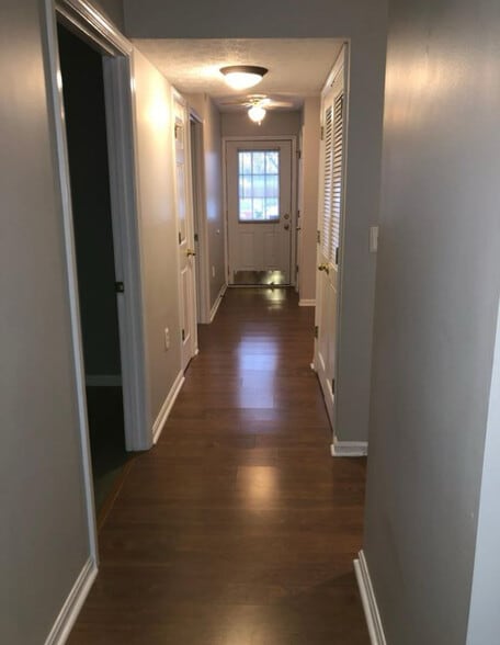Building Photo - 818 Rubel Ave