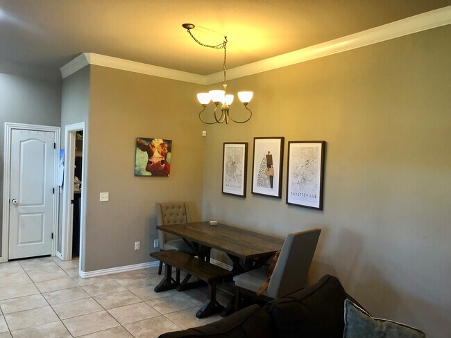 Dining Area - 337 N Sabine Pass Rd