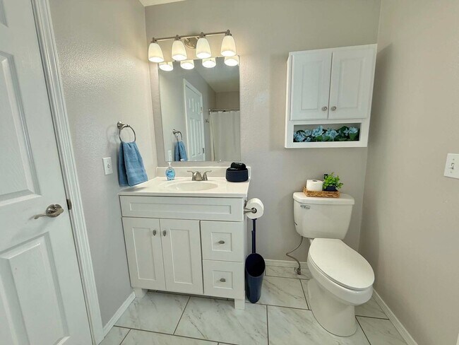 Building Photo - 17529 Silverwood Way