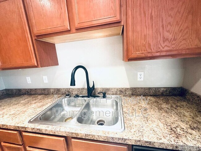 Building Photo - 2832 S 138th E Ave