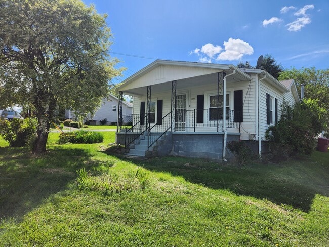 Building Photo - 2511 Watauga Rd