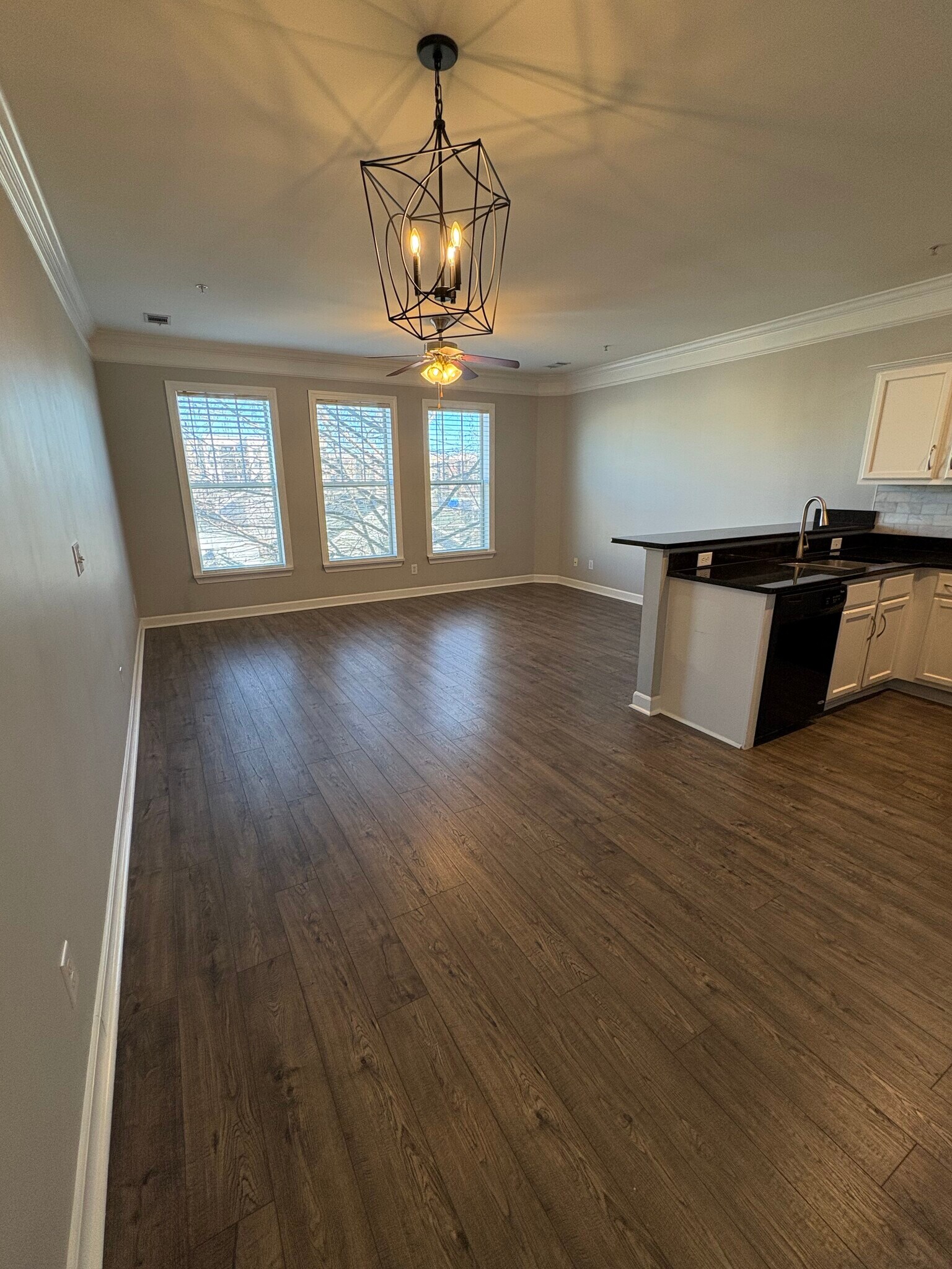 Building Photo - 2310 Elliott Ave