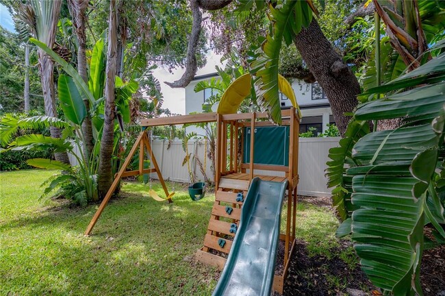Building Photo - 4620 W Beach Park Dr