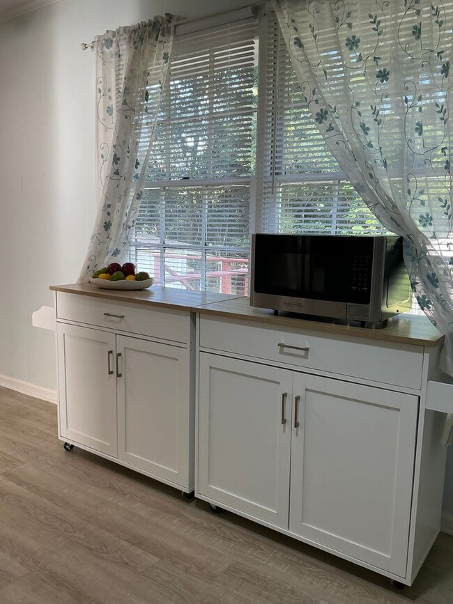 Building Photo - 3 BR/ 2 BA Close to Downtown Watkinsville ...