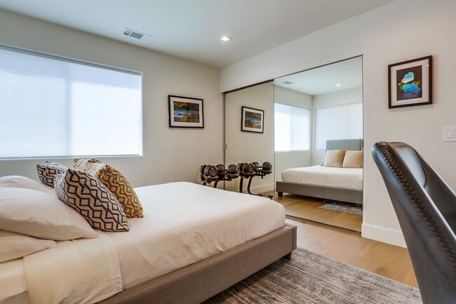 Building Photo - Luxury Furnished Home La Jolla with Ocean Views