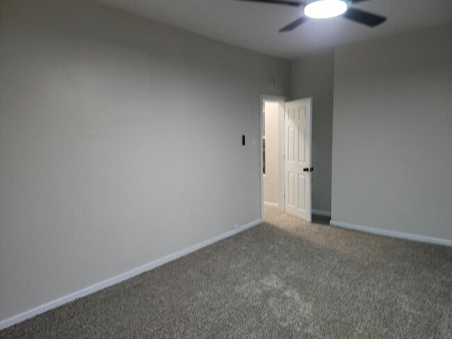 Building Photo - 211 Walter St
