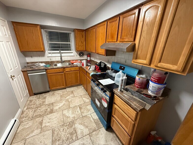 Building Photo - 68 W End Ave