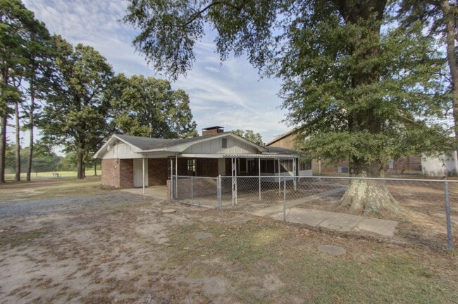 Building Photo - 3830 Union Rd