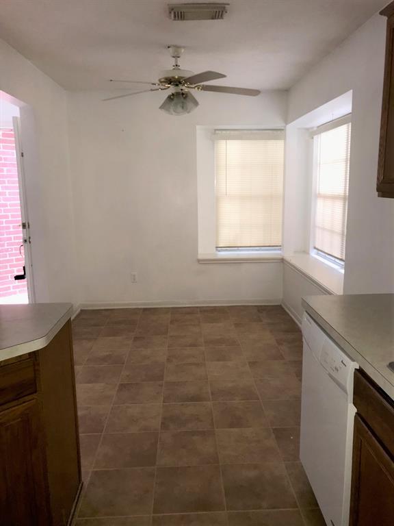 Building Photo - 18311 Beaverdell Dr