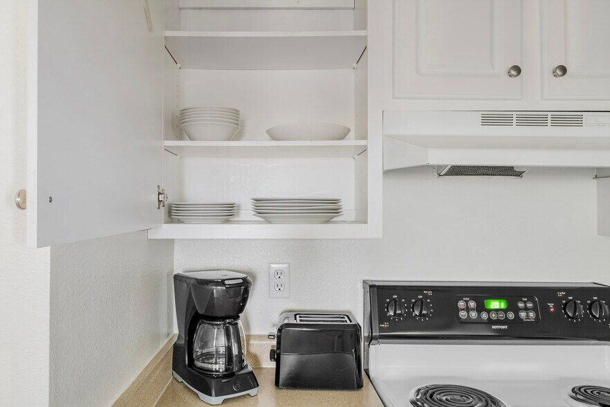 Building Photo - 15606 NE 40th St