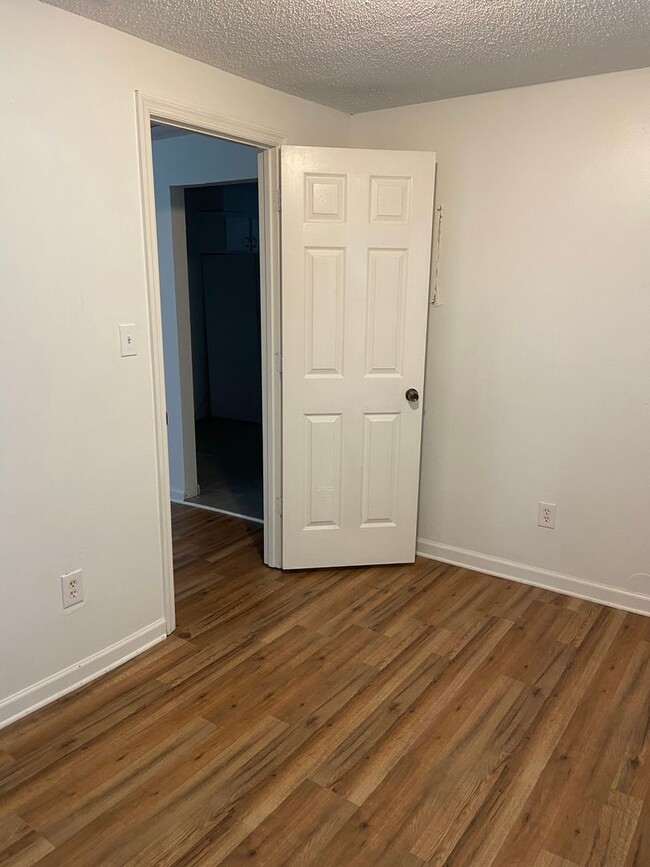 Building Photo - New For Rent in Center Point!