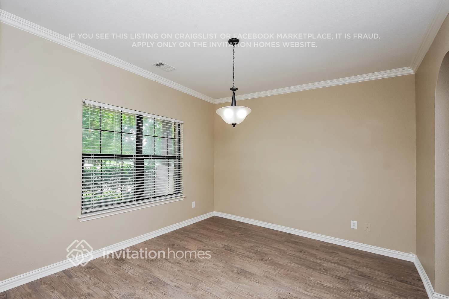 Building Photo - 2942 Greenway Dr