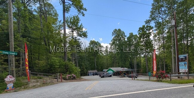 Building Photo - 1/1 Cabin w/ Loft in Small Community