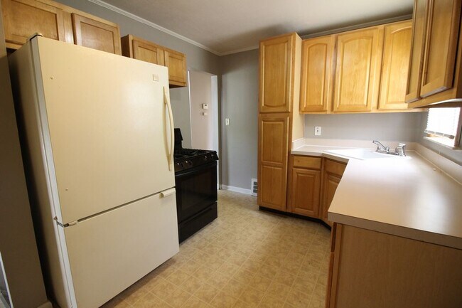 Building Photo - Bungalow Home in Wayne