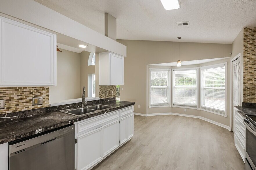 Building Photo - 4007 Fontana Pl