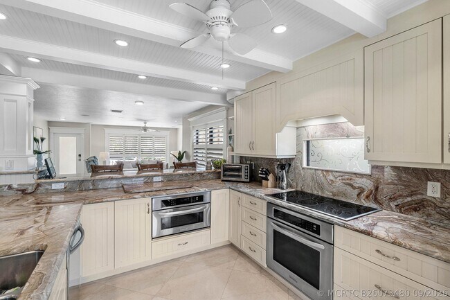 Building Photo - 1109 Bel Air Dr