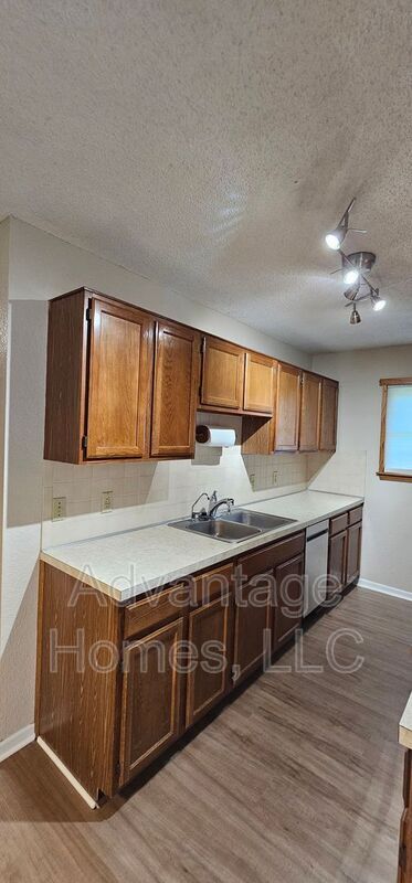 Building Photo - 9926 W 88th Terrace