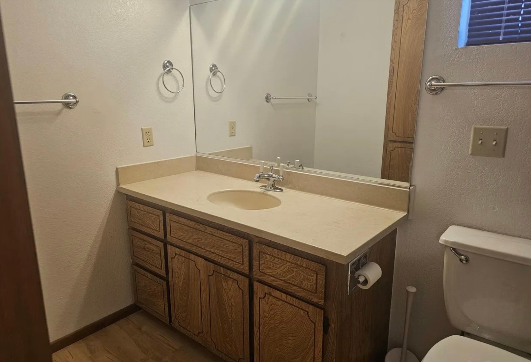 Building Photo - 3247 Chanute Pl
