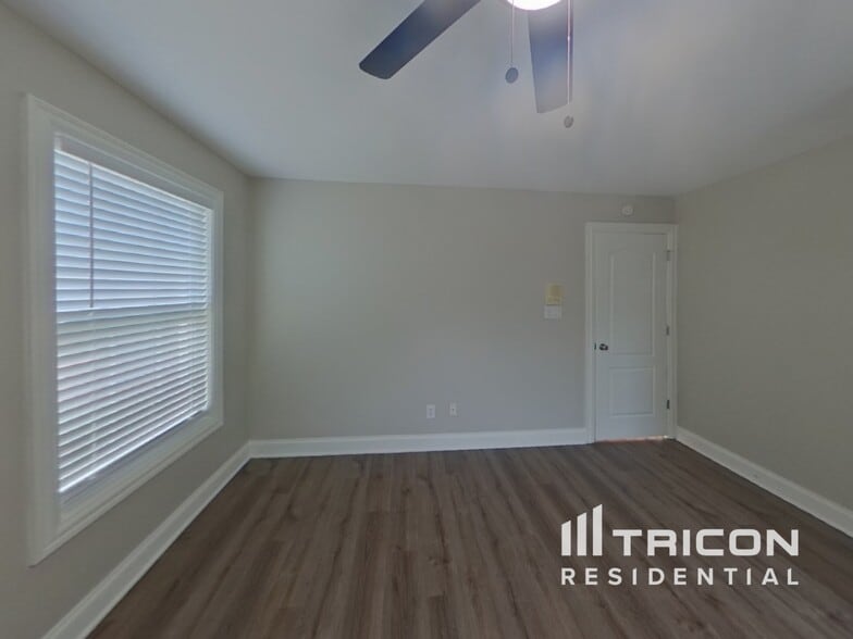 Building Photo - 110 Johns Creek Ln
