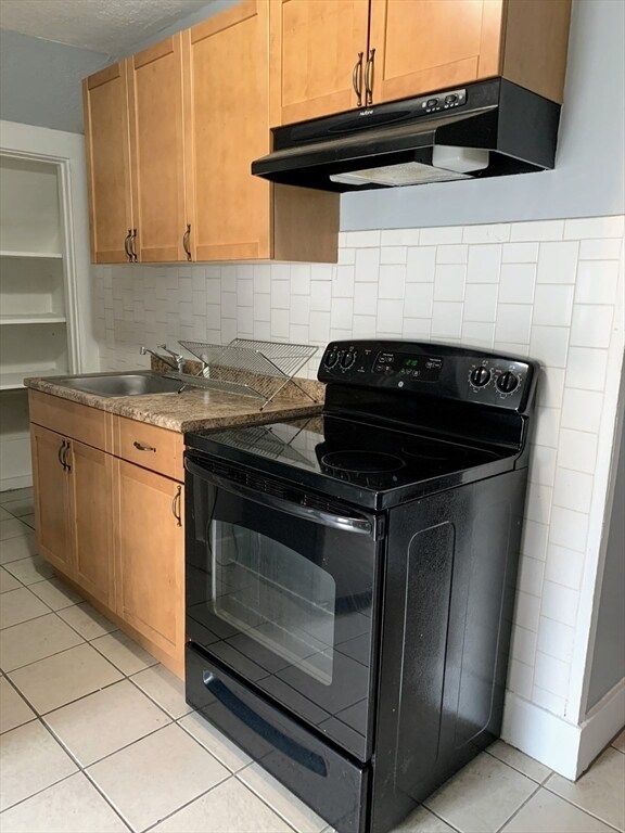 Building Photo - 96 Harrishof St