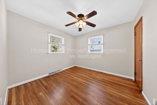 Building Photo - 207 Anistasia Dr