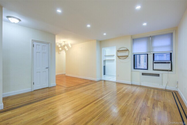 Building Photo - 167-10 Crocheron Ave