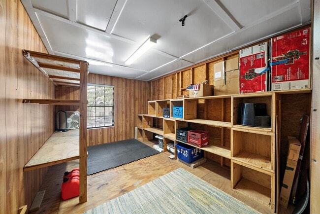 Building Photo - 13002 Golden Rainbow Dr