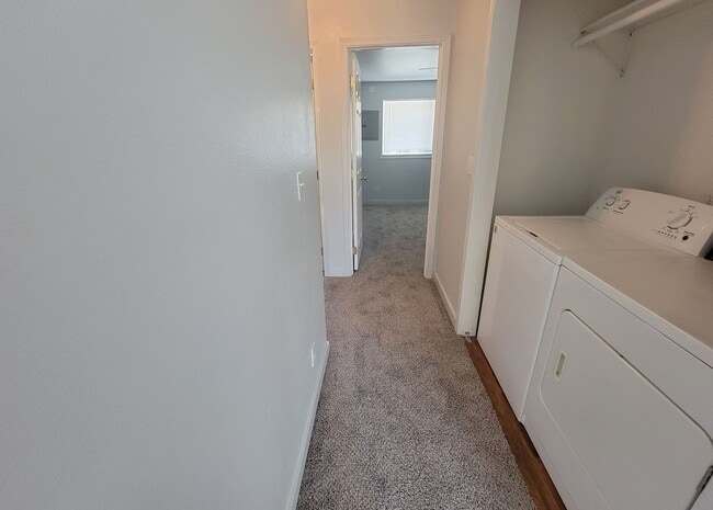 Building Photo - Updated 2-Bedroom Apartment with Pool, Bal...