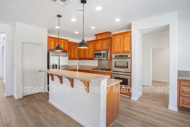 Building Photo - 5560 McFarlan Ranch Dr
